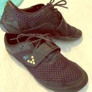 Vivobarefoot active camo women’s 10 barefoot